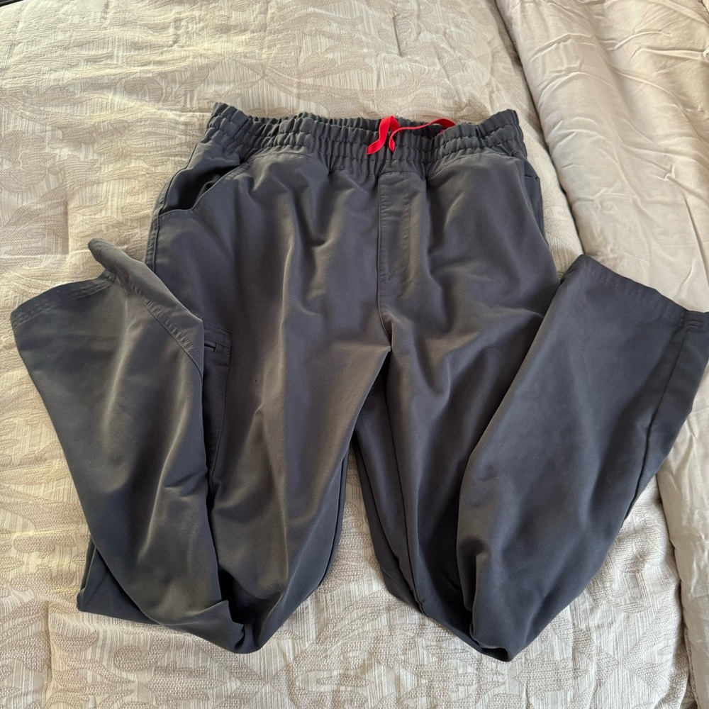 Figs high waisted scrub pants in charcoal